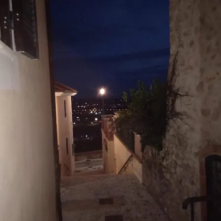 بيت ضيافة La Colonnina